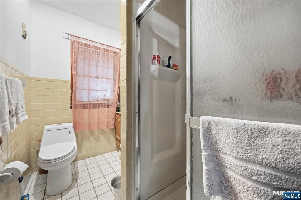 37 Raritan Road Linden, NJ 07036 - Photo 9 of 12