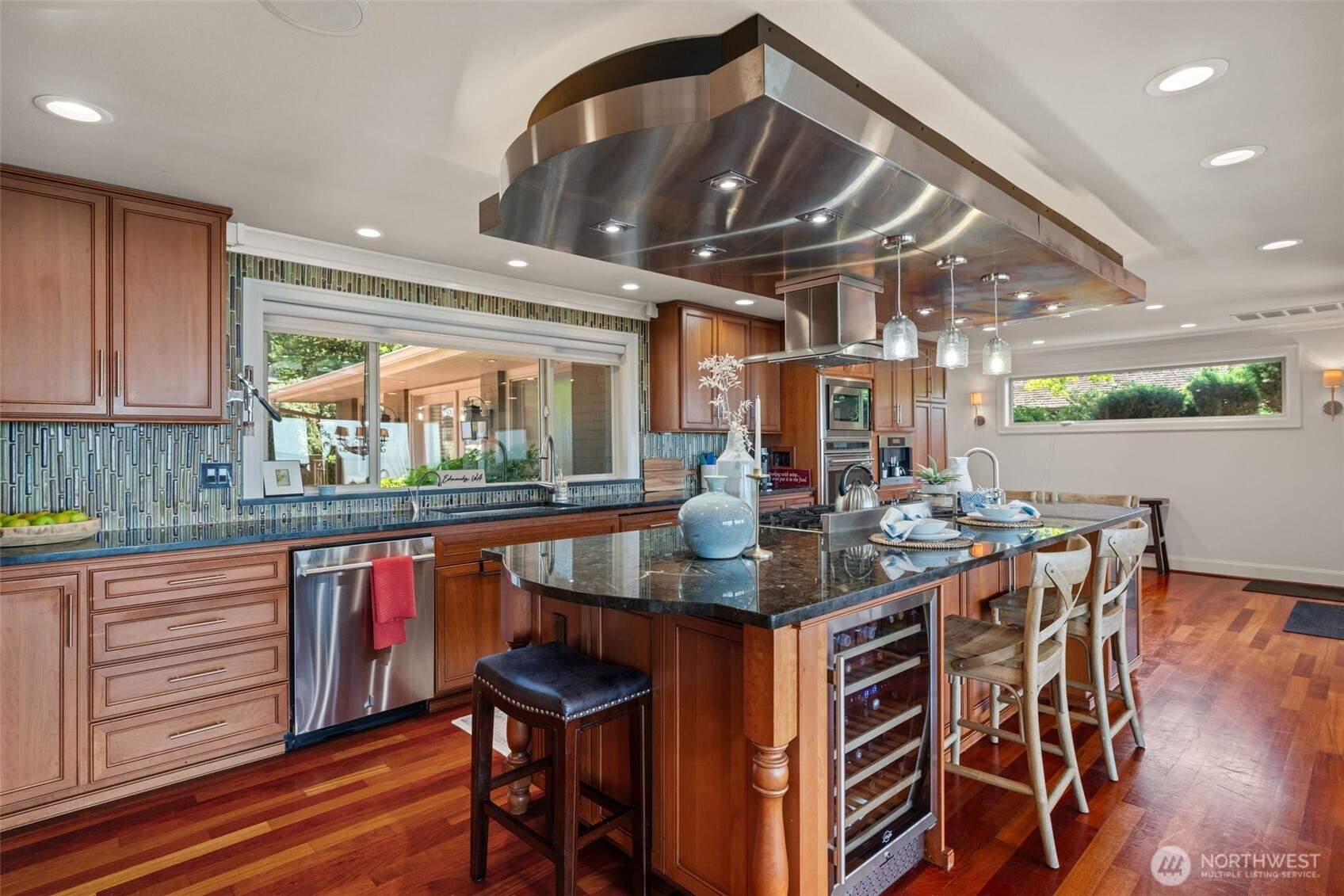 8723 Talbot Road Edmonds, WA 98026 - Photo 14 of 40
