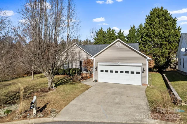 $442,000 | 28 Sand Pebble Court, Fletcher, NC 28732
