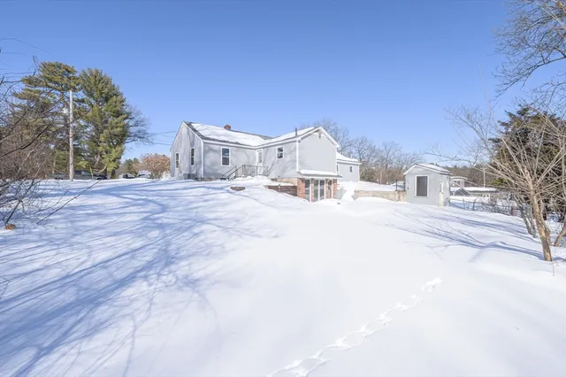 $324,900 | 24 Francis Street, Westfield, MA 01085