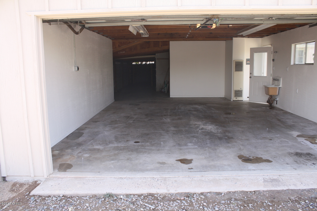36 East Fillmore Street Tempe, AZ 85288 - Photo 12 of 13 3 car garage