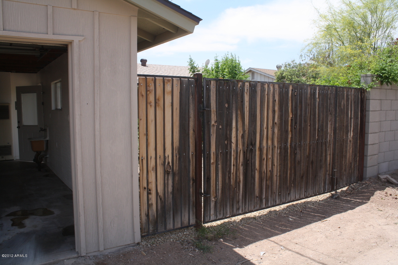 36 East Fillmore Street Tempe, AZ 85288 - Photo 13 of 13 RV gate