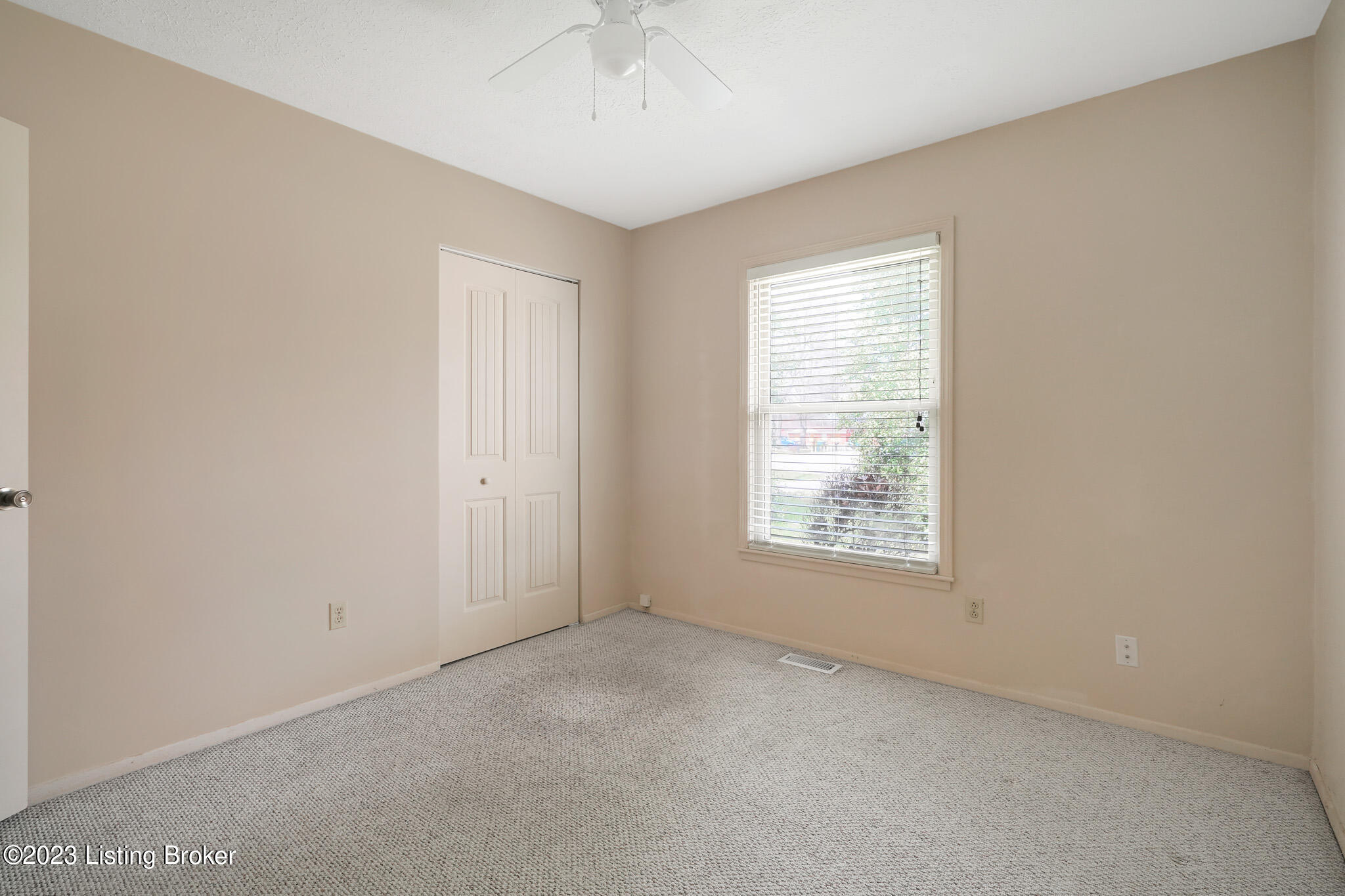 4410 Lambert Road Louisville, KY 40219 - Photo 18 of 39 22-DSC05924