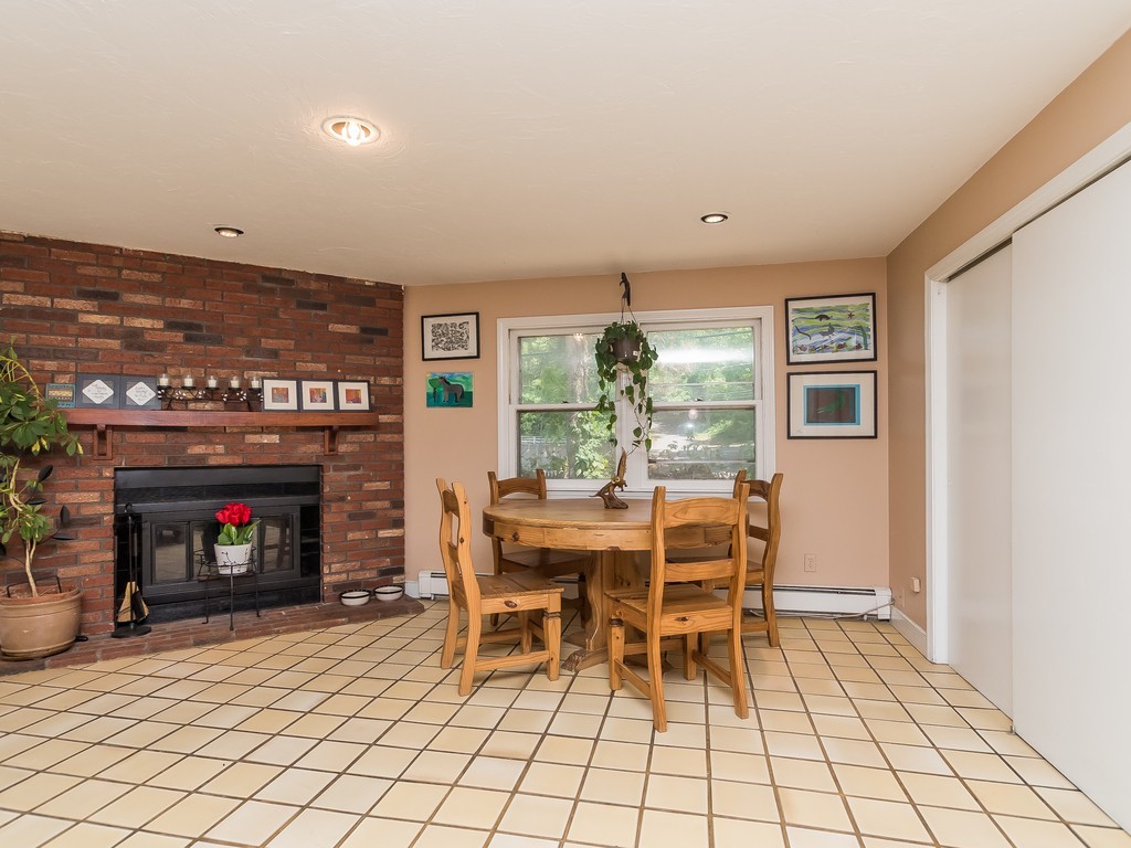 25 Pinewood Road Wellesley, MA 02482 - Photo 6 of 28 Gallery Image 6