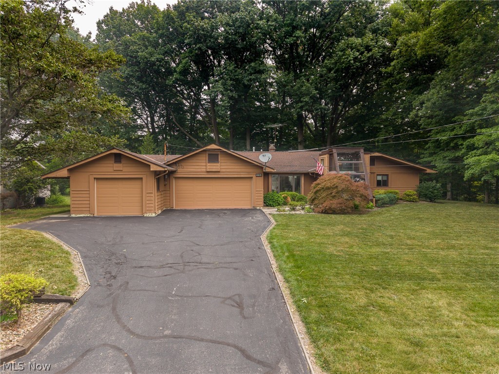 662 Barrett Road Berea, OH 44017 - Photo 1 of 36 Gallery Image 1