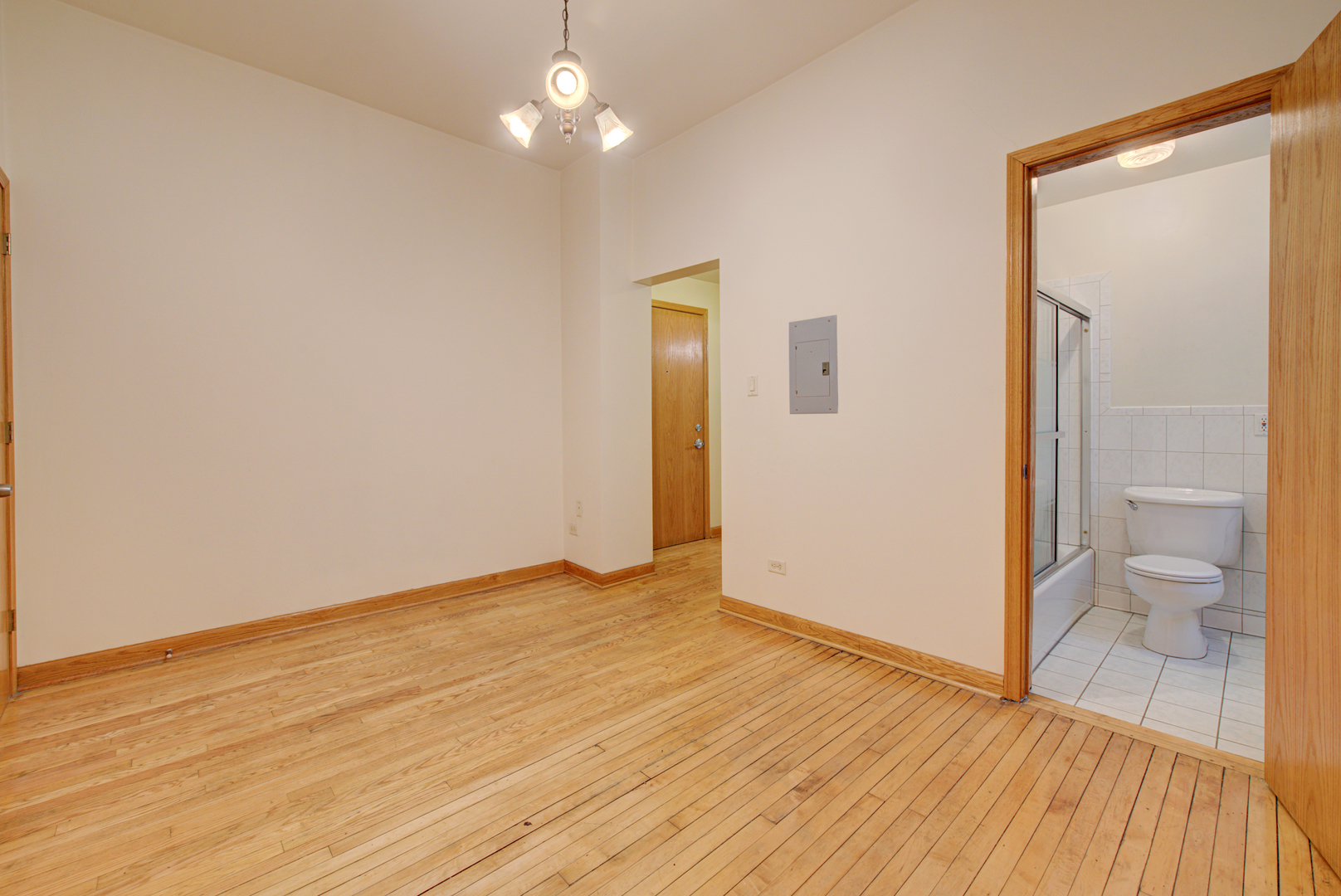 4518 North Sheridan Road, Unit 1E Chicago, IL 60640 - Photo 6 of 9 Gallery Image 6