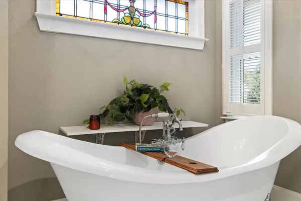 $529,500 | 326 West Liberty Street, Pilot Point, TX 76258