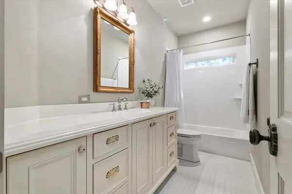 $529,500 | 326 West Liberty Street, Pilot Point, TX 76258