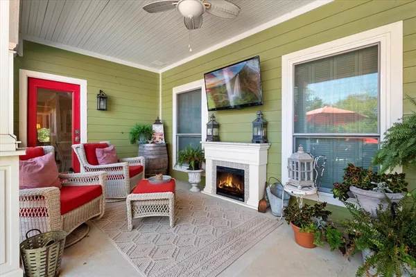 $529,500 | 326 West Liberty Street, Pilot Point, TX 76258