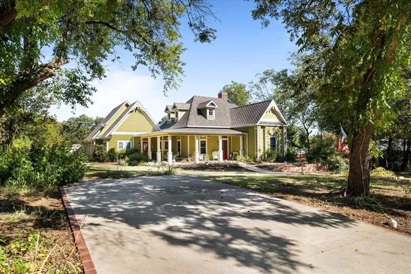$529,500 | 326 West Liberty Street, Pilot Point, TX 76258