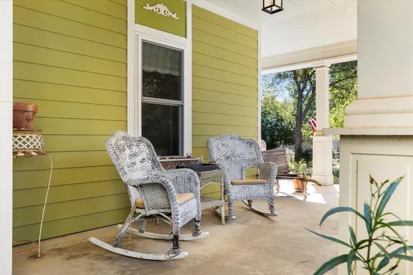 $529,500 | 326 West Liberty Street, Pilot Point, TX 76258