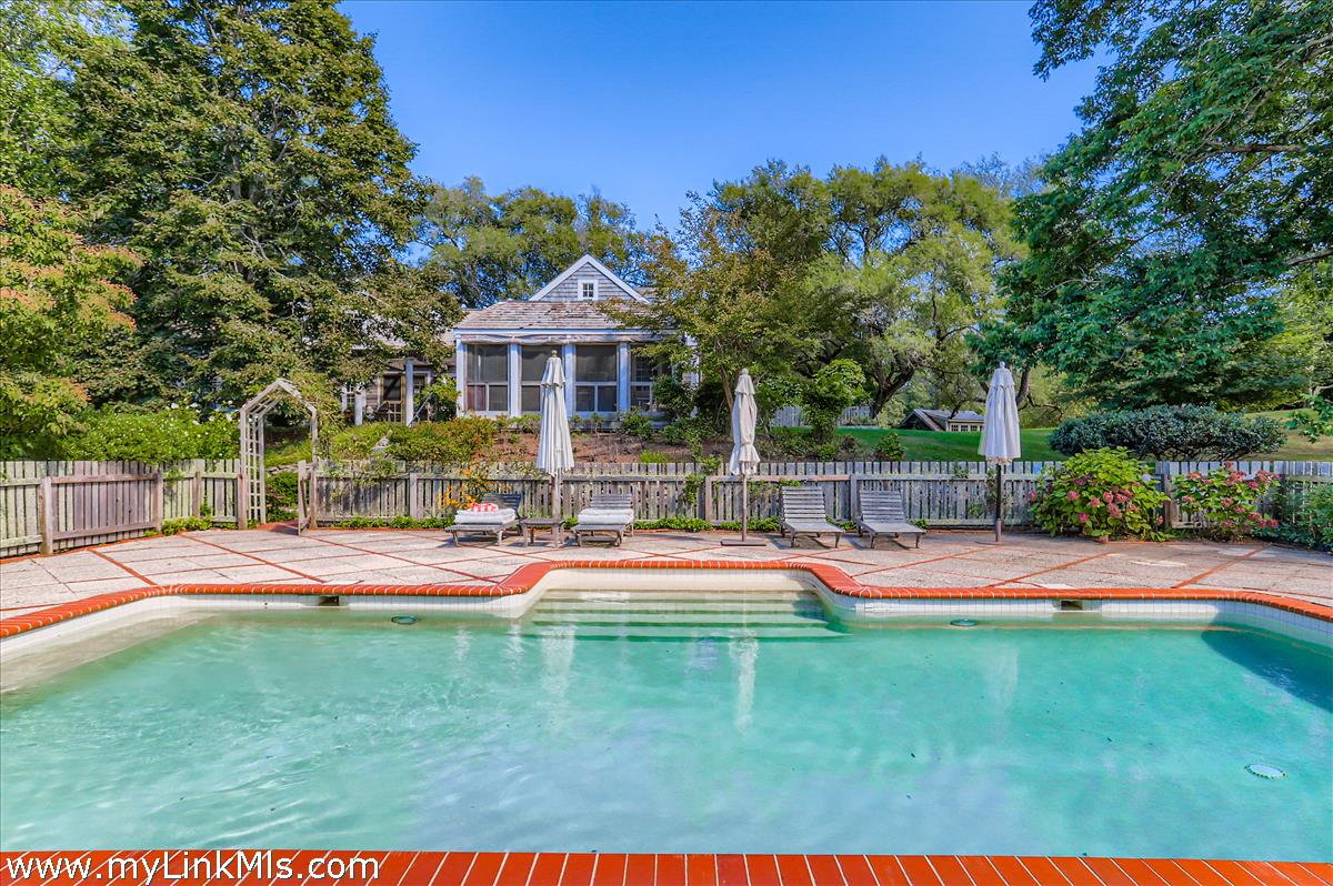 180 Pilot Hill Farm Road Vineyard Haven, MA 02568 - Photo 38 of 68
