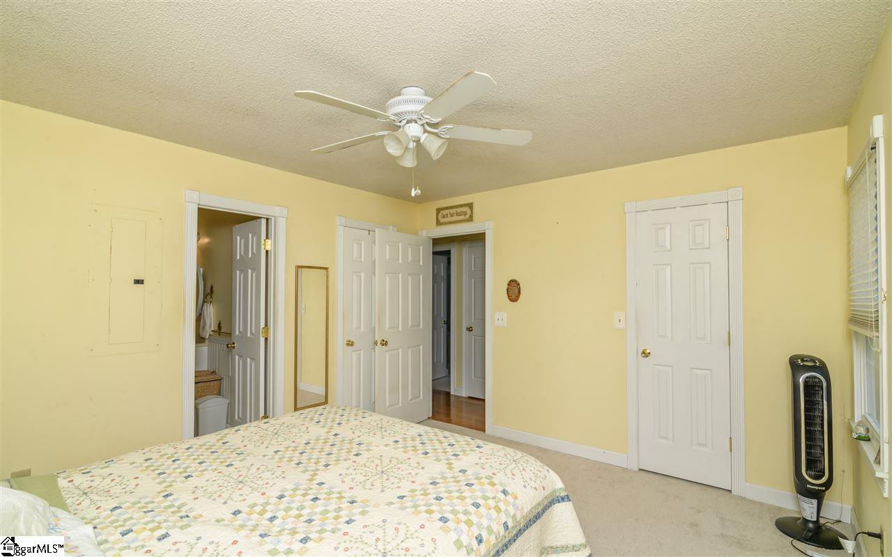 672 Pleasant View Road Pickens, SC 29671 - Photo 12 of 36