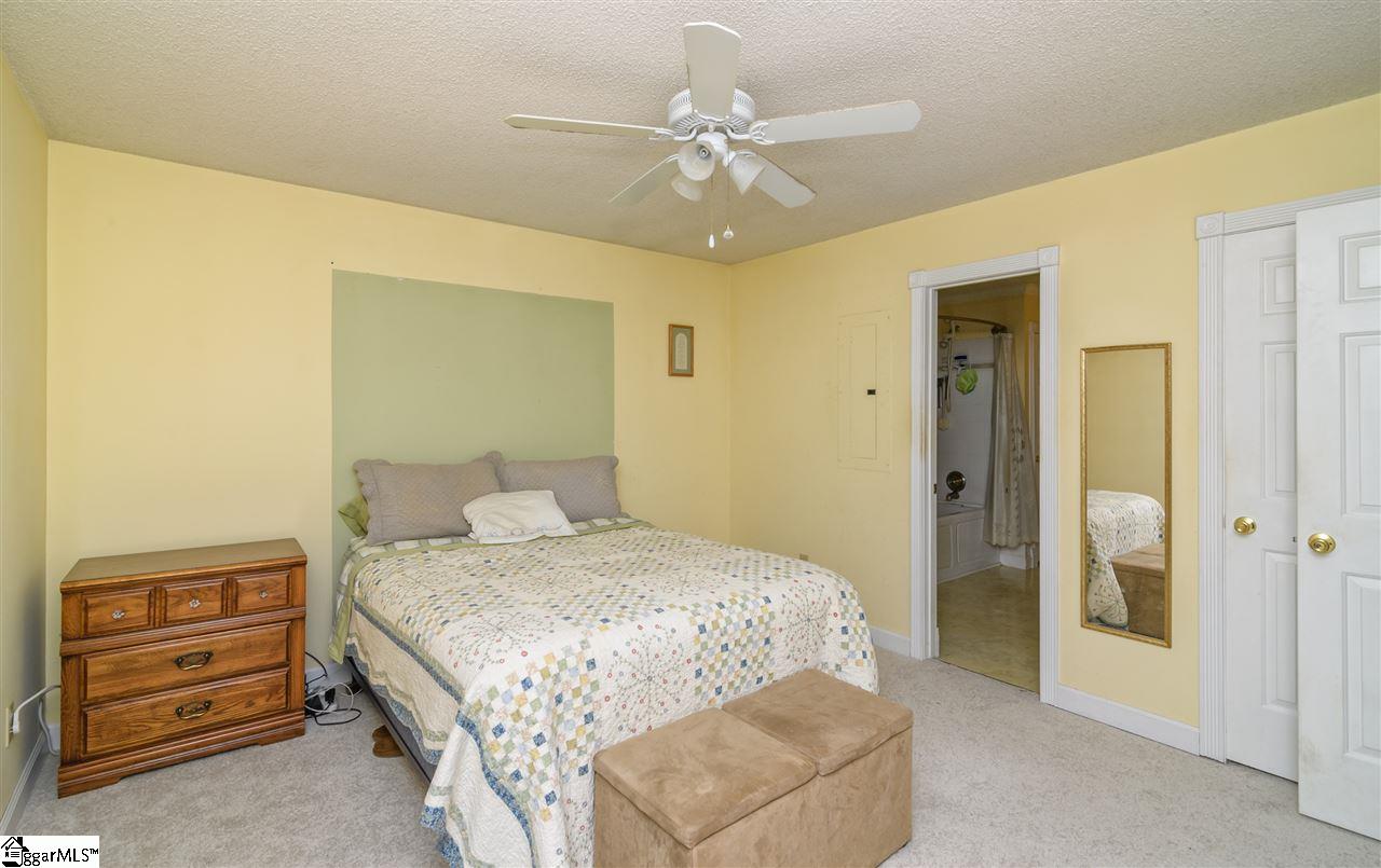 672 Pleasant View Road Pickens, SC 29671 - Photo 13 of 36