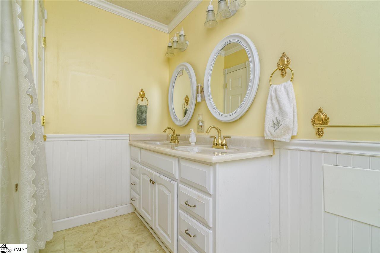 672 Pleasant View Road Pickens, SC 29671 - Photo 15 of 36
