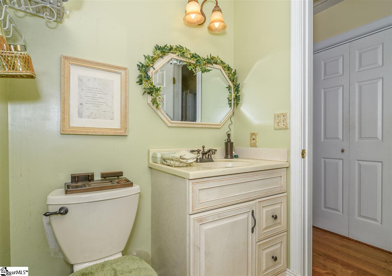 672 Pleasant View Road Pickens, SC 29671 - Photo 17 of 36