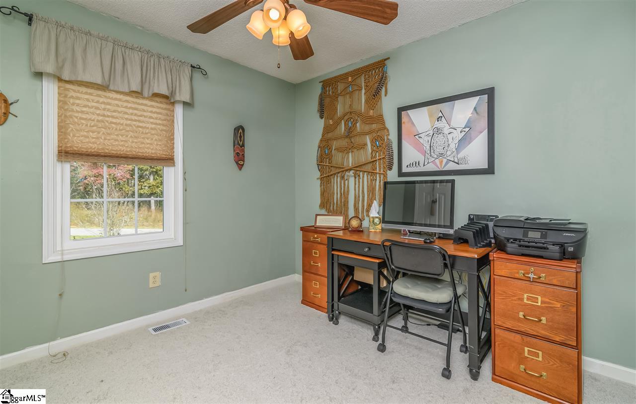 672 Pleasant View Road Pickens, SC 29671 - Photo 18 of 36