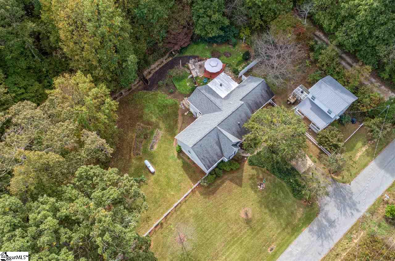 672 Pleasant View Road Pickens, SC 29671 - Photo 3 of 36