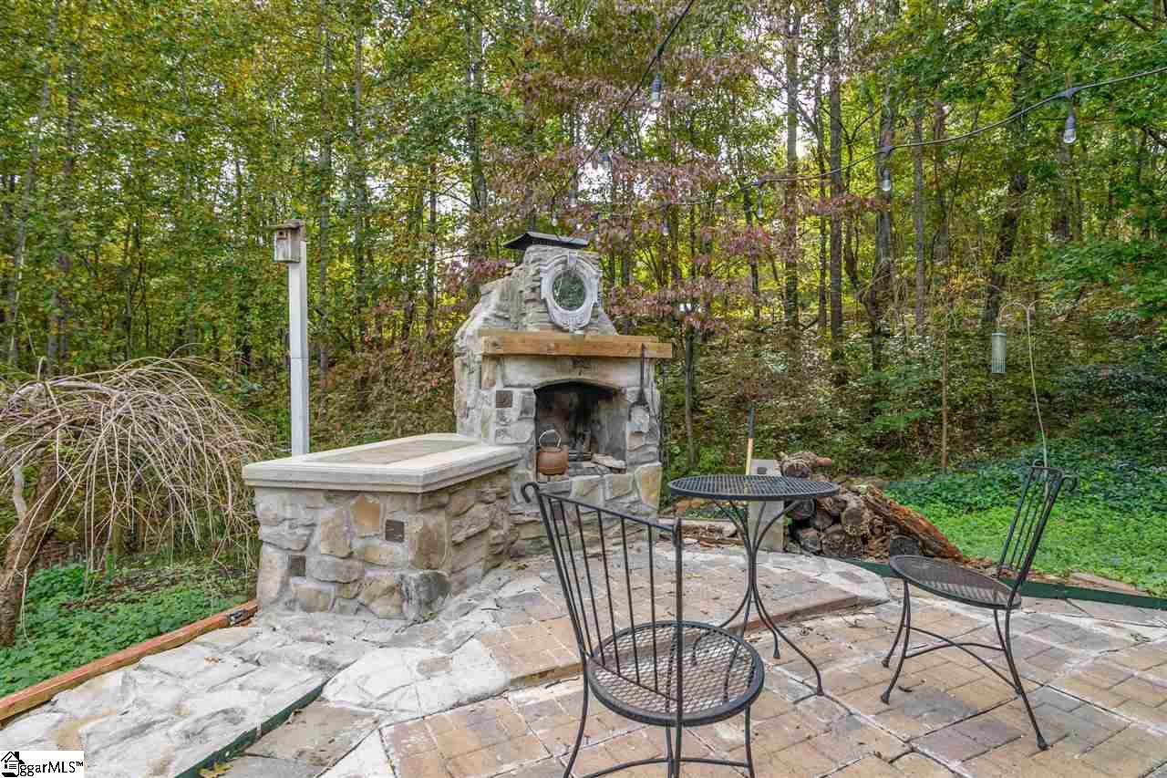 672 Pleasant View Road Pickens, SC 29671 - Photo 6 of 36