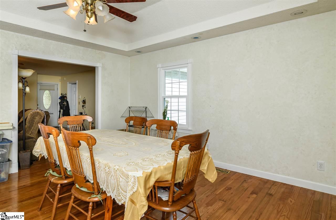 672 Pleasant View Road Pickens, SC 29671 - Photo 7 of 36