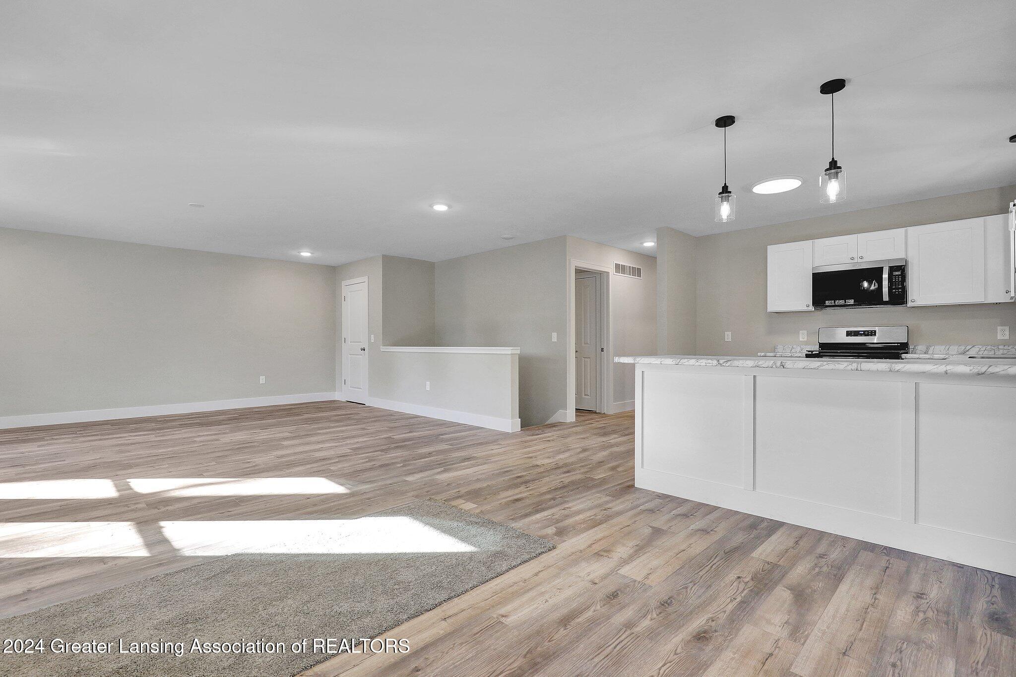 4917 Christiansen Road Lansing, MI 48910 - Photo 6 of 20 2.