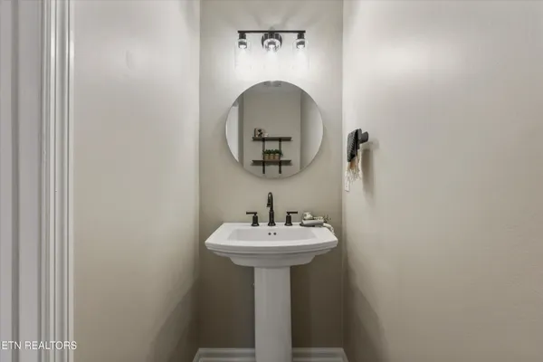 $389,900 | 8218 Jack Russell Court, Powell, TN 37849