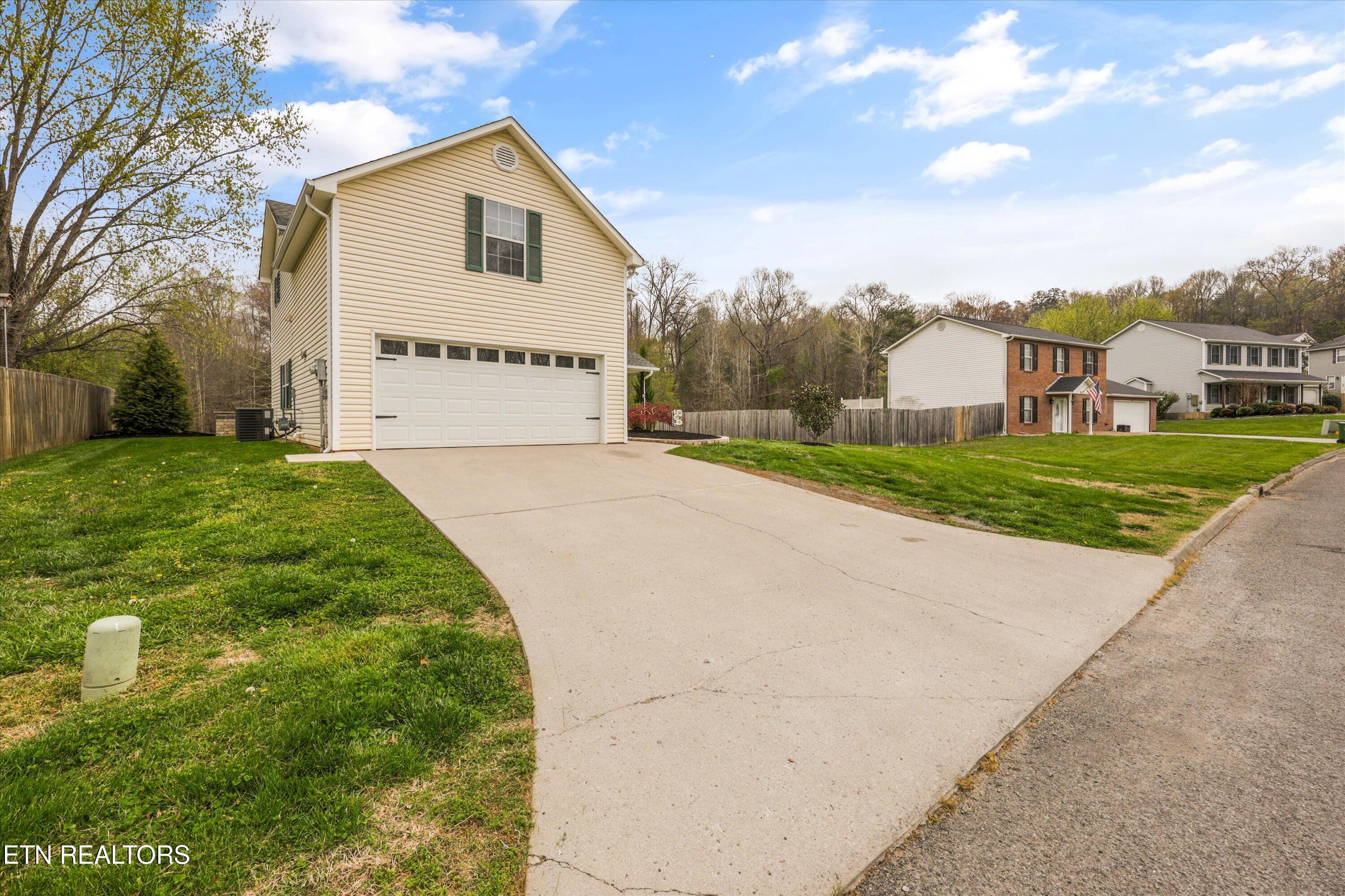 8218 Jack Russell Court Powell, TN 37849 - Photo 6 of 38 8218 Jack Russell Ct