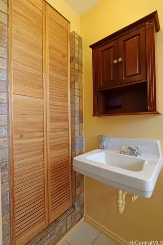 $2,500 | 94-1104 Lumiauau Street, Waipahu, HI 96797