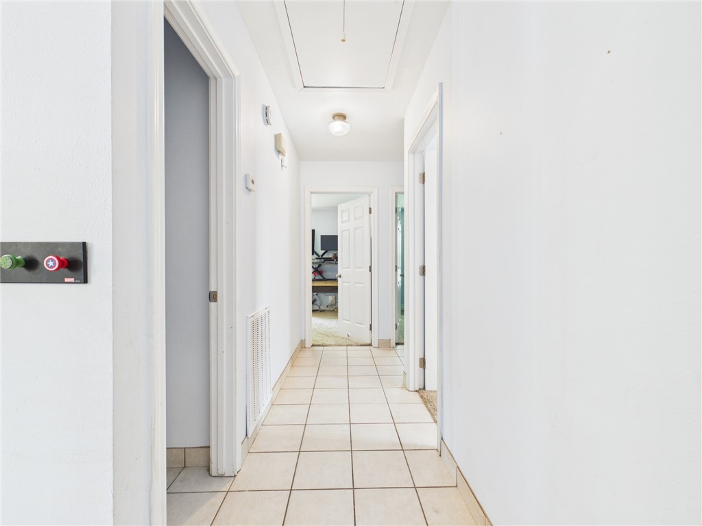 800 Rio Grande Lane Bryan, TX 77801 - Photo 9 of 23 a view of a hallway