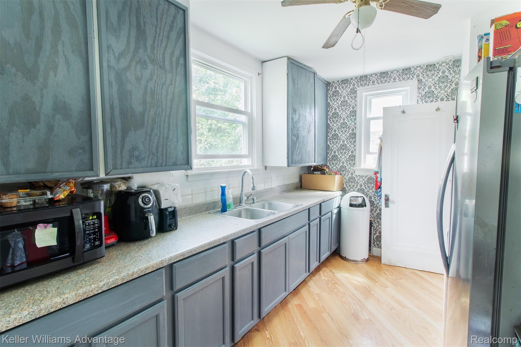 47777 Ford Road Canton, MI 48187 - Photo 8 of 28 Ford_47777_Kitchen_01.jpg