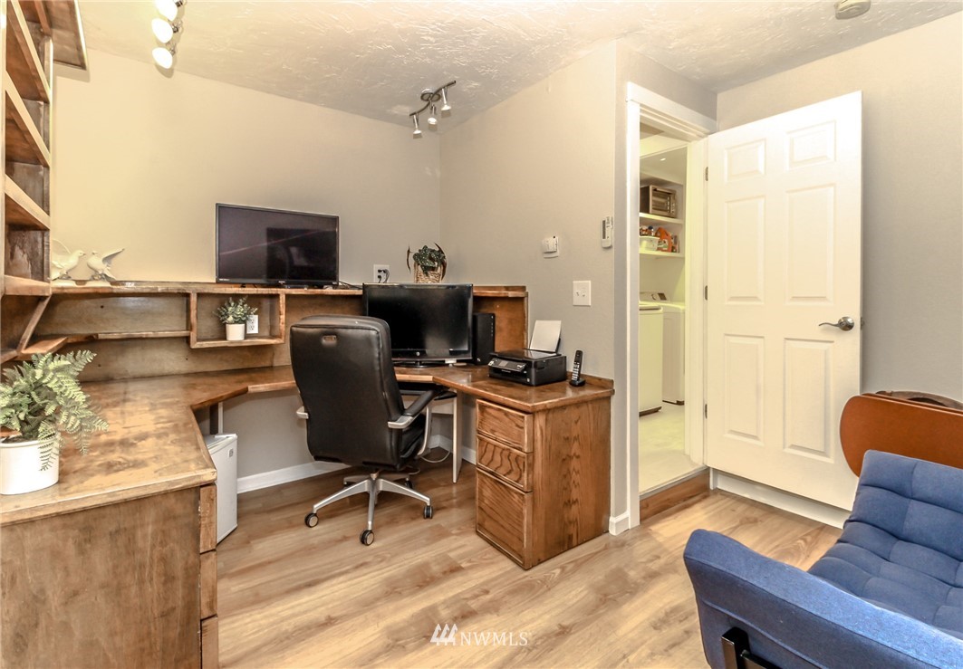 5550 Southeast Sedgwick Road Port Orchard, WA 98367 - Photo 17 of 39 Gallery Image 17