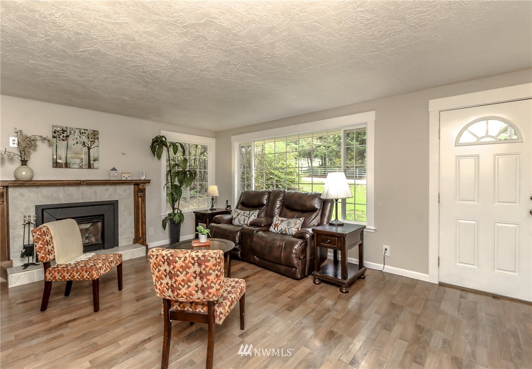 5550 Southeast Sedgwick Road Port Orchard, WA 98367 - Photo 6 of 39 Gallery Image 6
