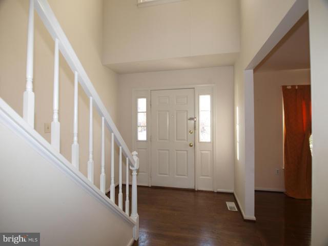 517 Cosgrave Way Silver Spring, MD 20902 - Photo 2 of 21 Entry Area