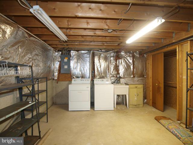 517 Cosgrave Way Silver Spring, MD 20902 - Photo 21 of 21 Laundry