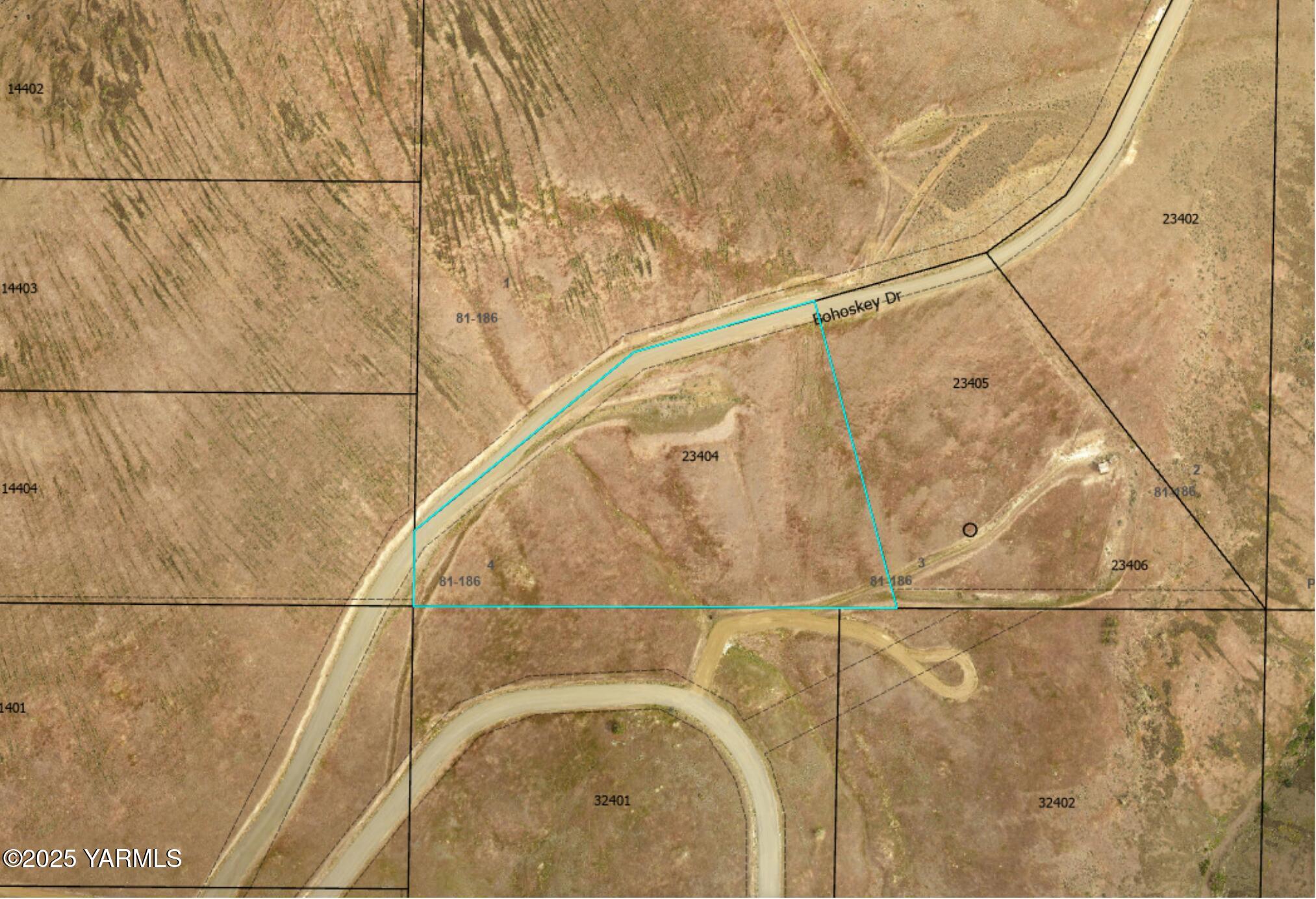 Nna Nna Bohoskey/suffolk Road Yakima, WA 98901 - Photo 1 of 2 a bathroom with a sink and shower