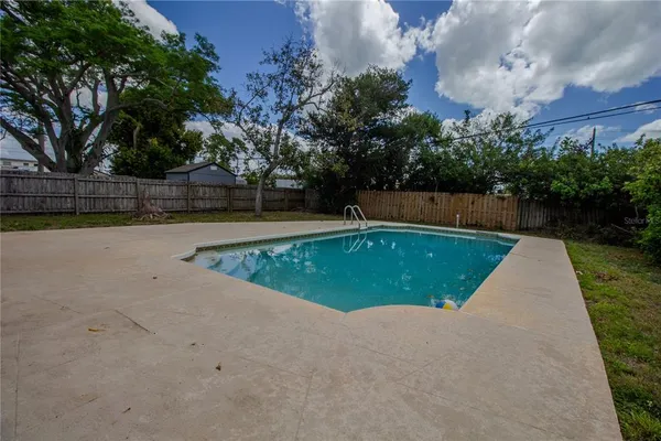 $2,850 | 10760 62nd Avenue North, Seminole, FL 33772