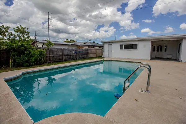 $2,850 | 10760 62nd Avenue North, Seminole, FL 33772