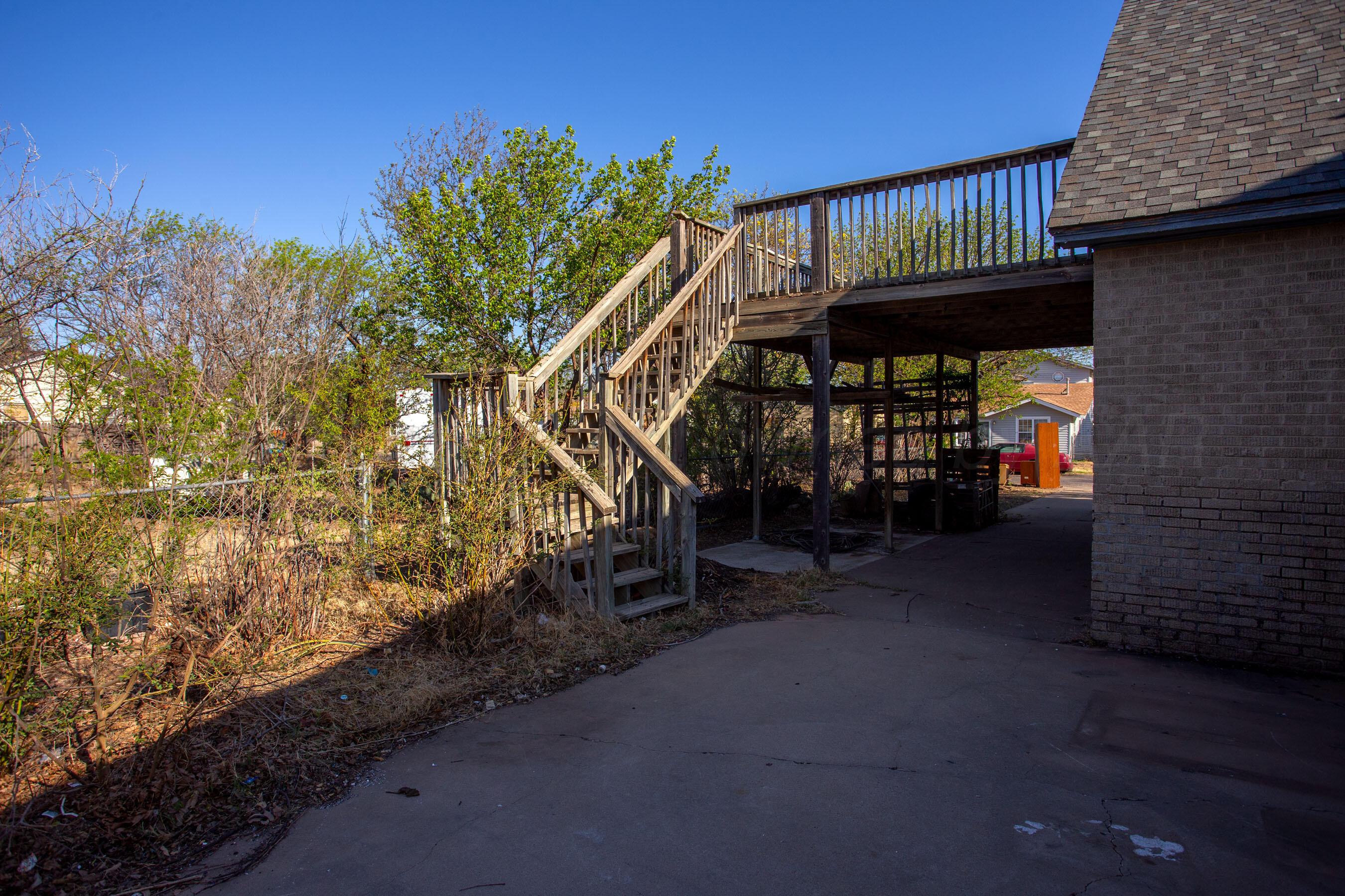 4223 Southwest 11th Avenue Amarillo, TX 79106 - Photo 5 of 26 a view of entryway with outdoor area