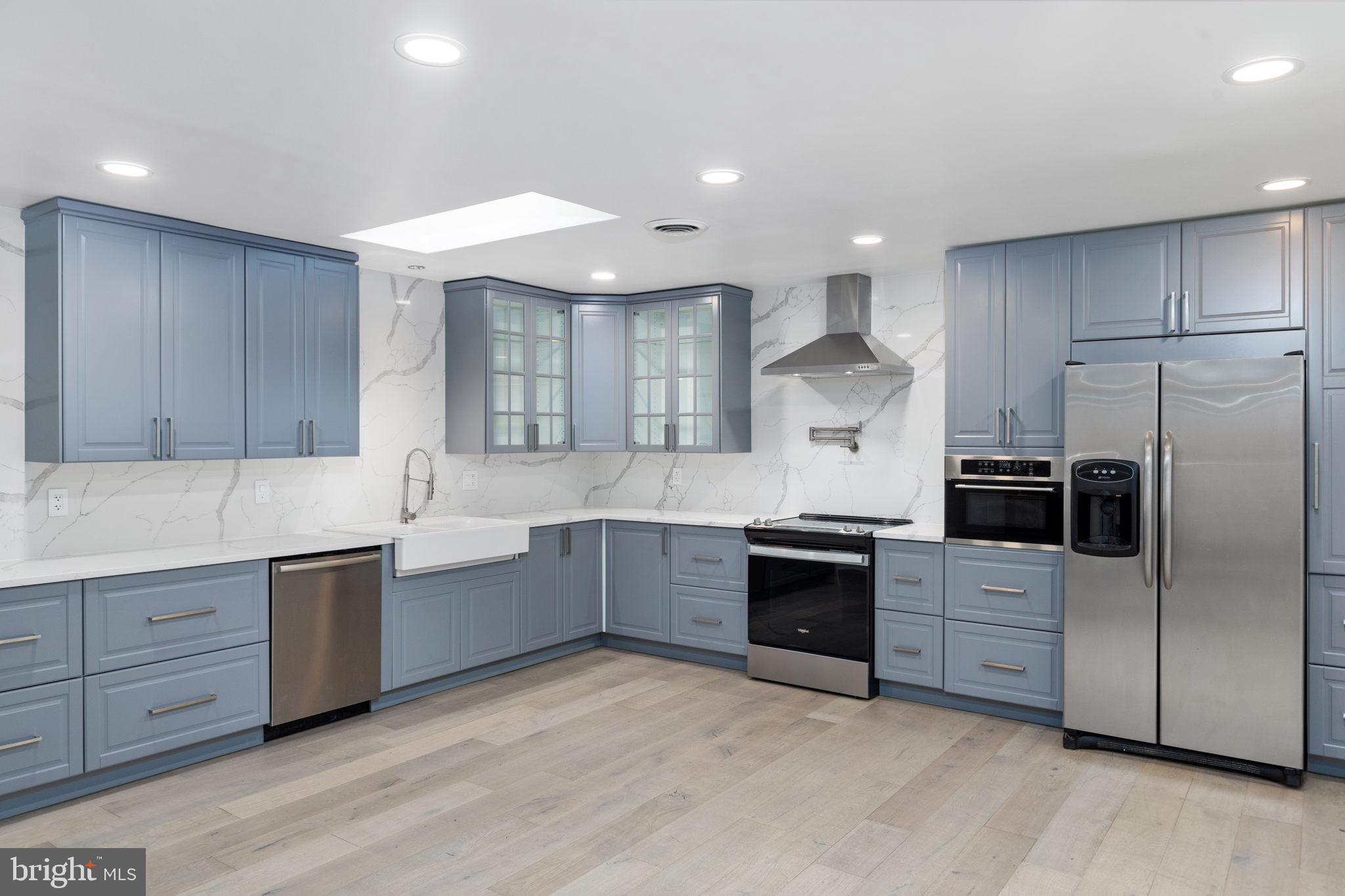 360 Ebenezer Road Bluemont, VA 20135 - Photo 13 of 35 soft-close cabinetry, stainless appliances