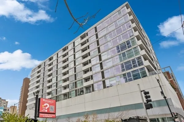 $2,500 | 630 North Franklin Street, Unit 906, Chicago, IL 60654