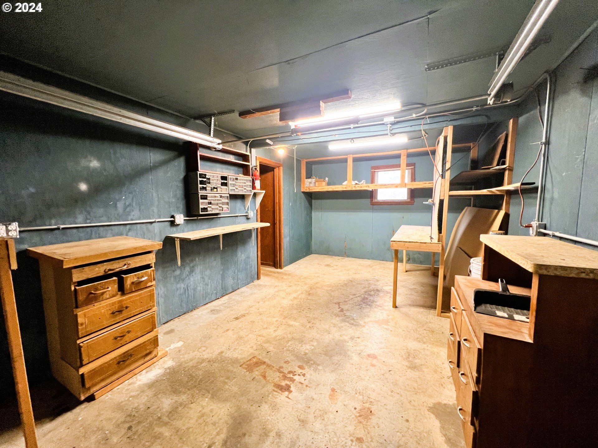 2149 Dogwood Avenue Reedsport, OR 97467 - Photo 35 of 41 a storage room with washer and dryer