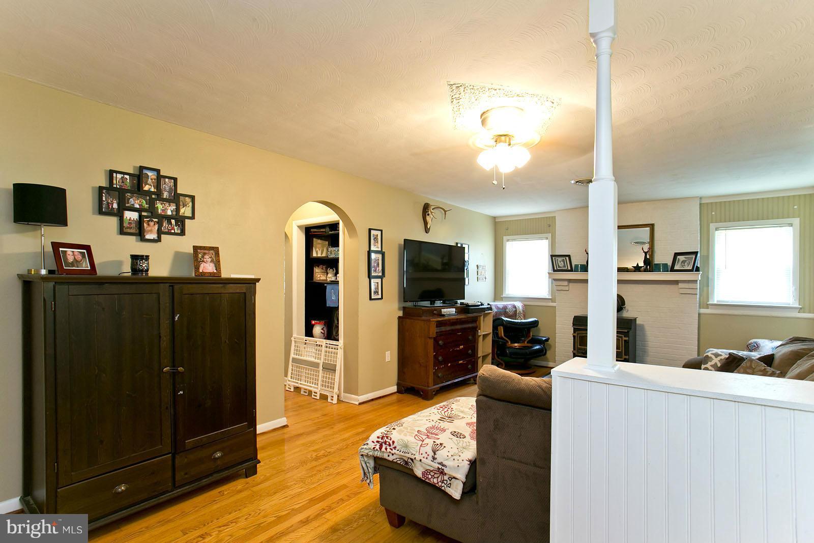 2172 Hunting Ridge Road Winchester, VA 22603 - Photo 15 of 25 Living Room