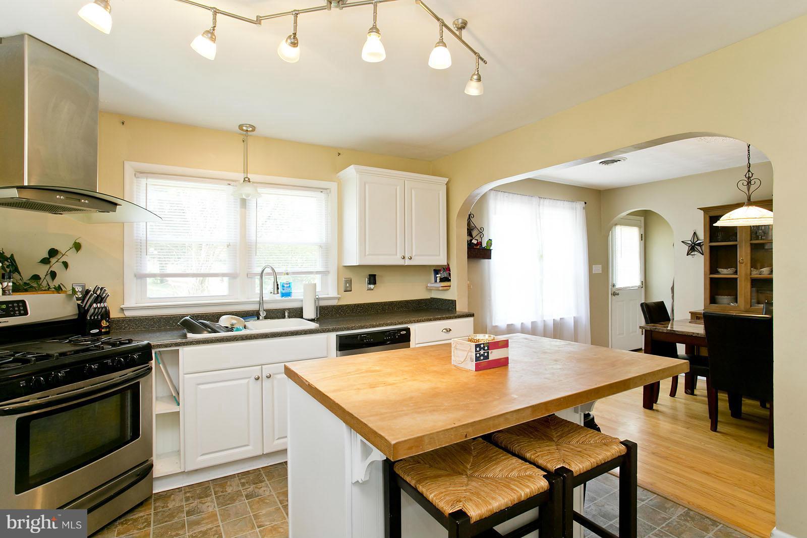 2172 Hunting Ridge Road Winchester, VA 22603 - Photo 6 of 25 Kitchen