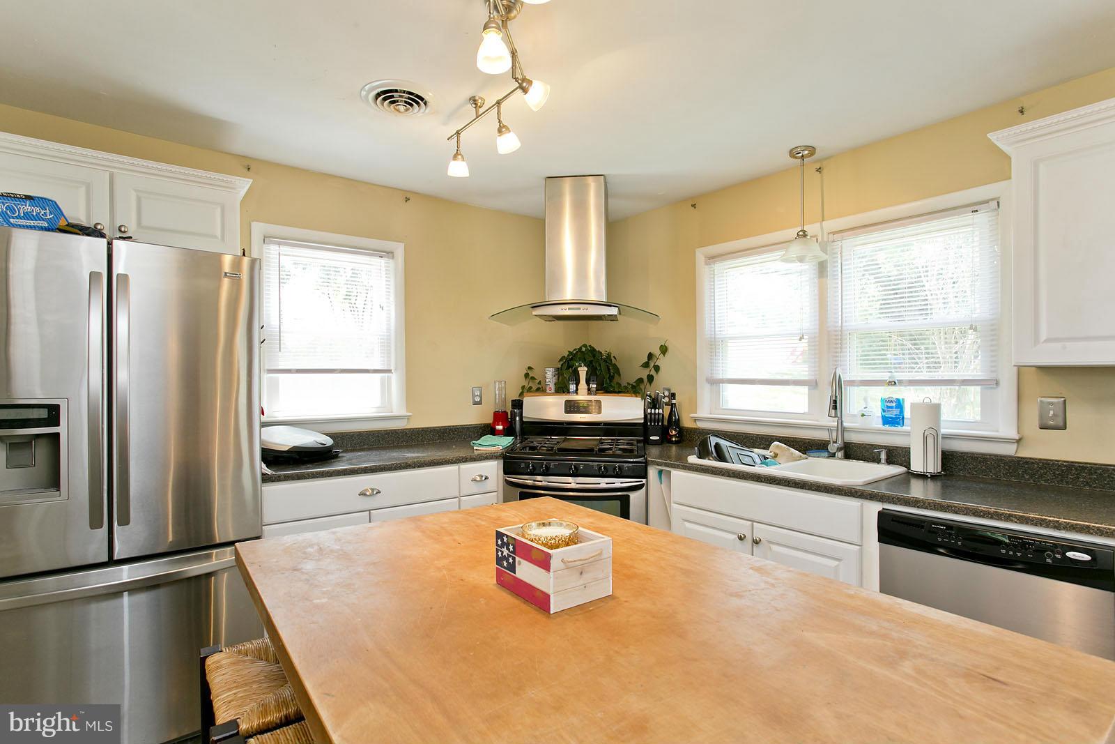 2172 Hunting Ridge Road Winchester, VA 22603 - Photo 7 of 25 Kitchen