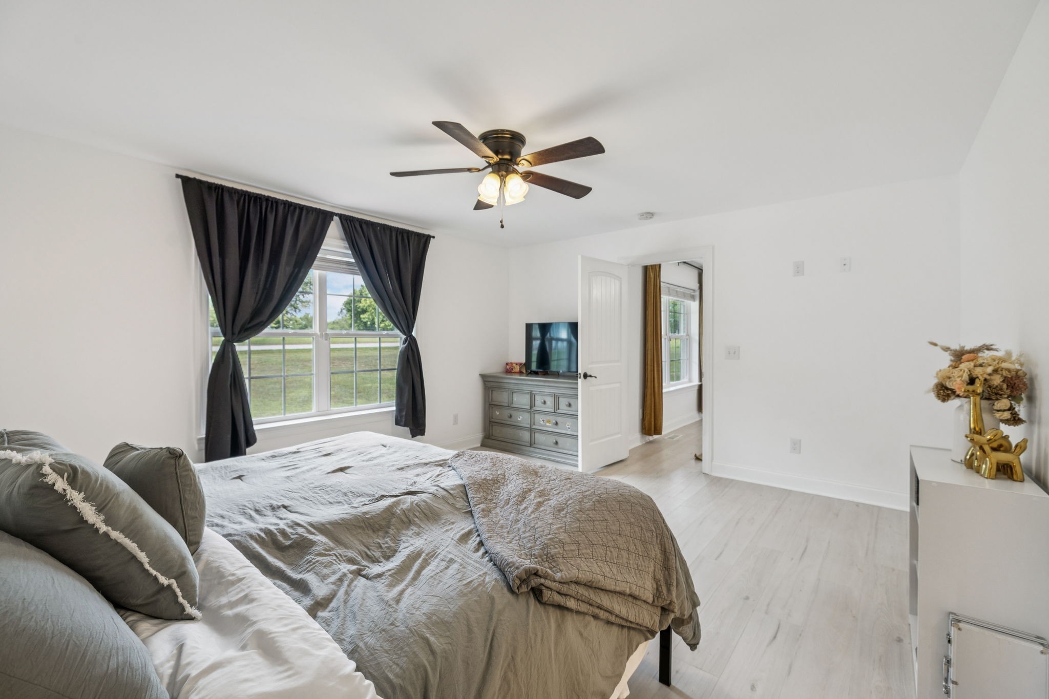 68 Taylor Road Manchester, TN 37355 - Photo 11 of 33 a bedroom with a bed and a window