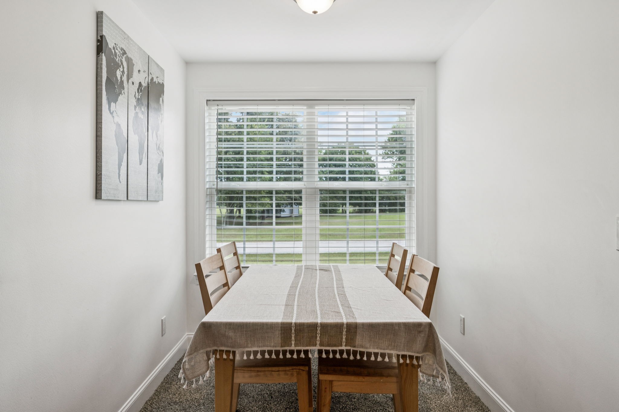 68 Taylor Road Manchester, TN 37355 - Photo 18 of 33 a room with a bed and a window