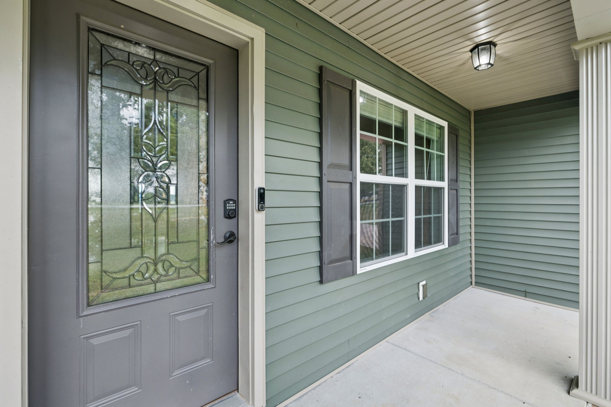 68 Taylor Road Manchester, TN 37355 - Photo 2 of 33 a view of a door of the house