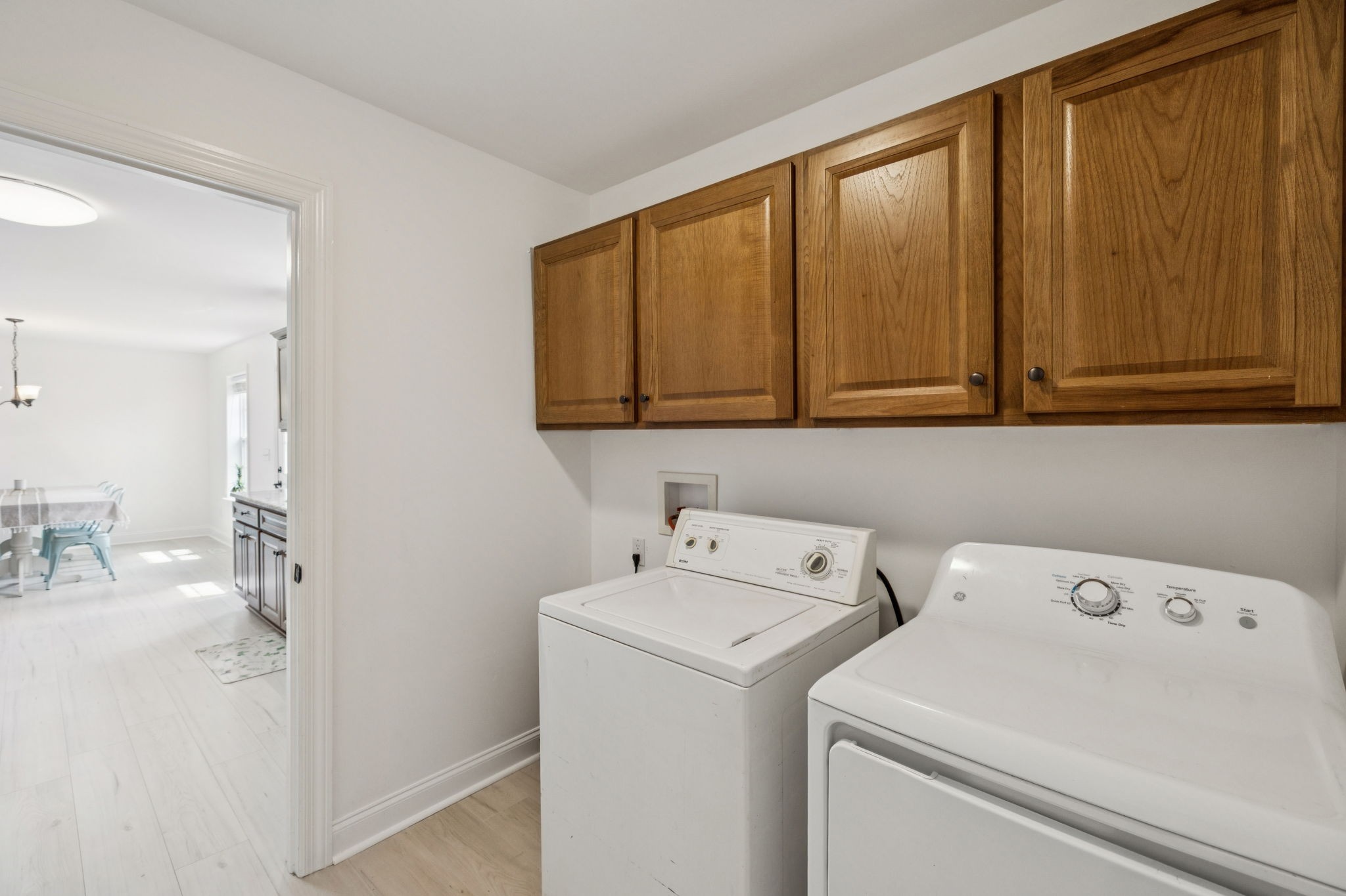 68 Taylor Road Manchester, TN 37355 - Photo 9 of 33 a utility room with dryer and washer