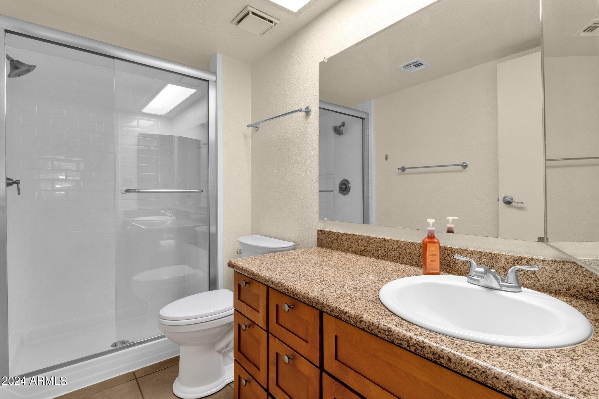 2855 South Ext Road, Unit 116 Mesa, AZ 85210 - Photo 14 of 27 Primary Bathroom