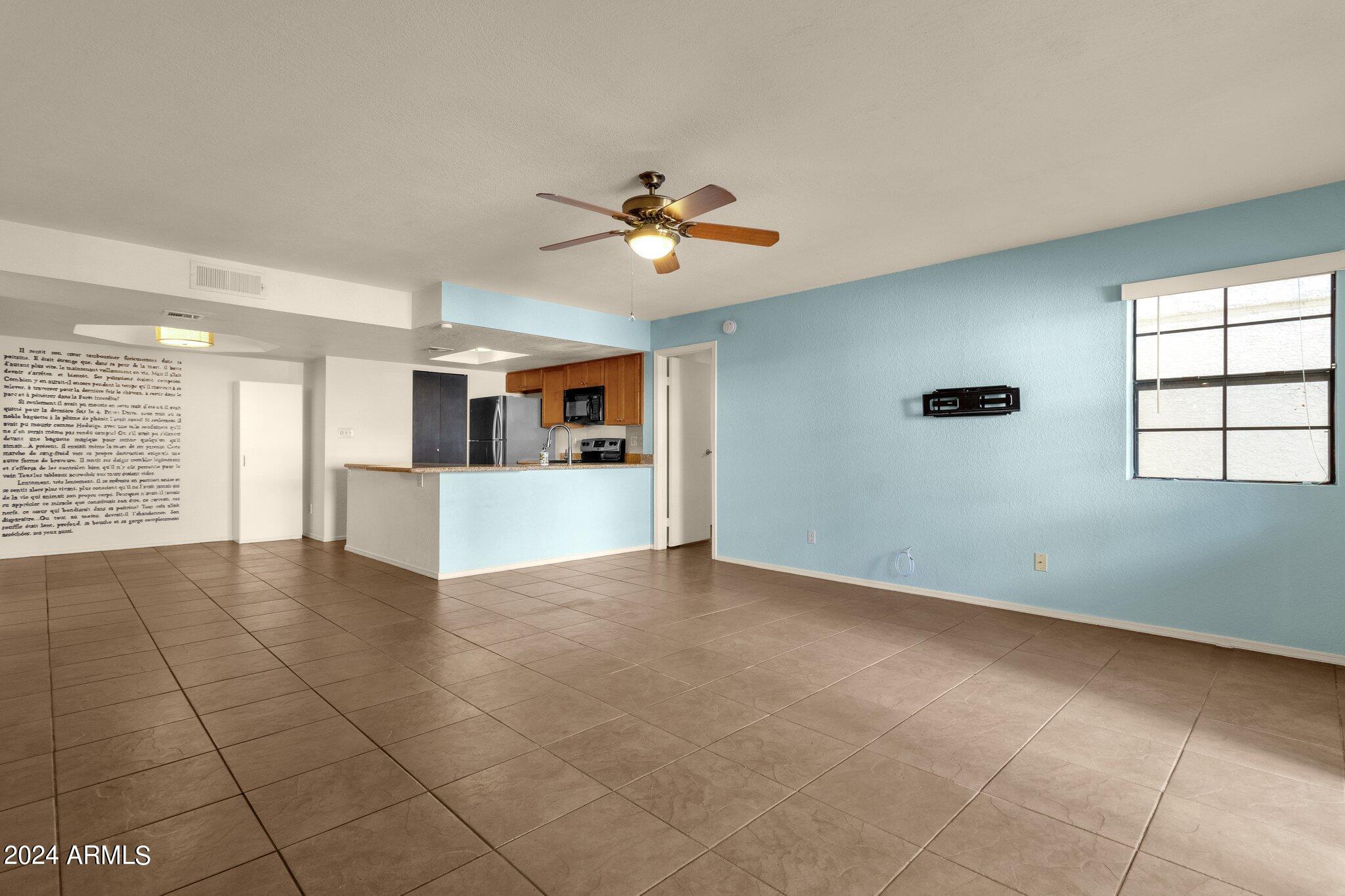 2855 South Ext Road, Unit 116 Mesa, AZ 85210 - Photo 4 of 27 Great Room